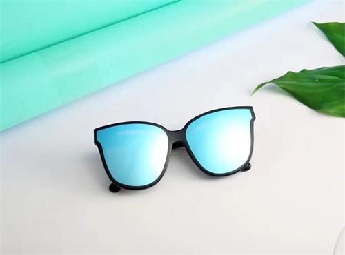 偏光太阳镜片有什么作用？